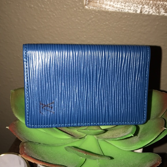 Louis Vuitton Epi Leather Card Holder - Picture 2 of 9